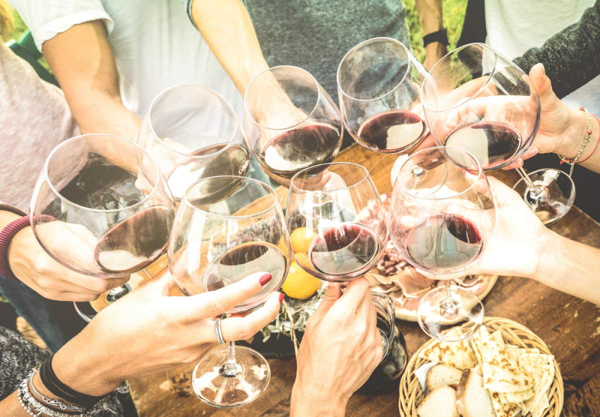 Wine tasting as an indoor team building activity